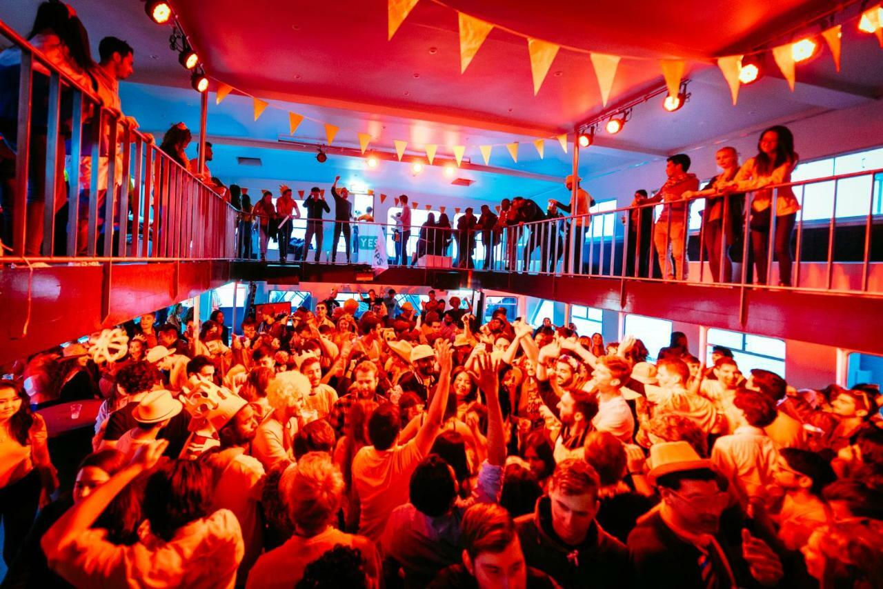 The Esn Kingsday Campsite アムステルダム エクステリア 写真